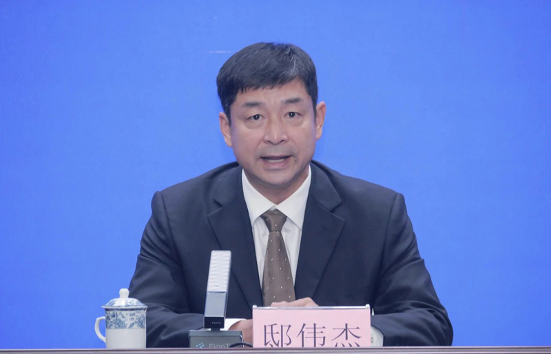 海南省生态环境厅党组成员、副厅长、新闻发言人邸伟杰(图1)